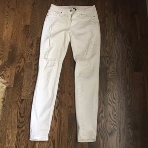 White distressed skinny jeans